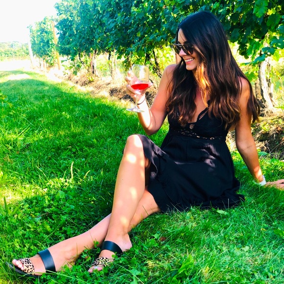 Meet your Posher, Courtney - Picture 1 of 1